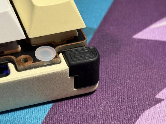 The big rubber corner gasket in place.