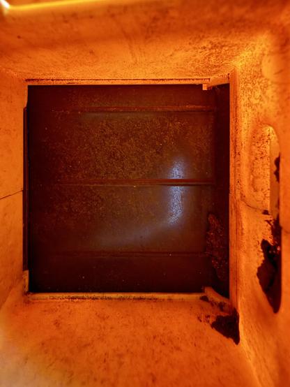 The internal door closing off the vacuum and opening the blower.